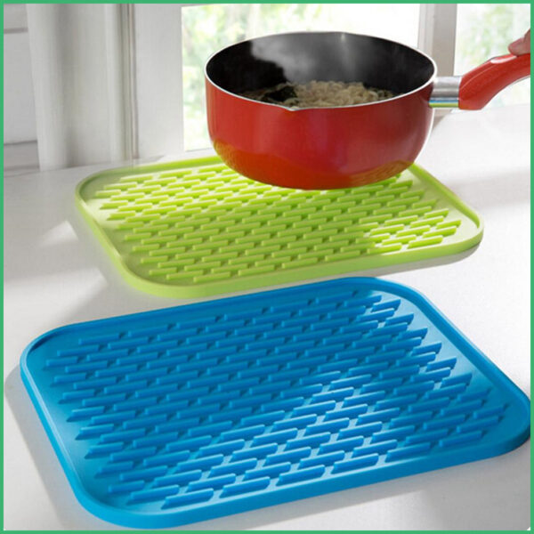 Silicone Trivet Mats Heat Resistant Pot Holders Multipurpose Nonslip Hot Pads Black Minimalist Material Silicone Coaster