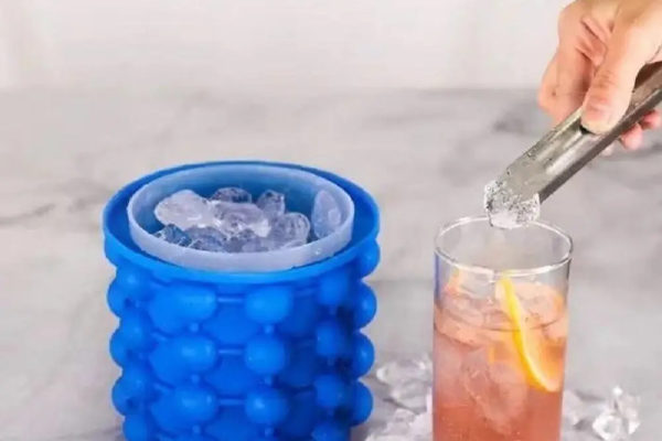 silicone ice cube maker